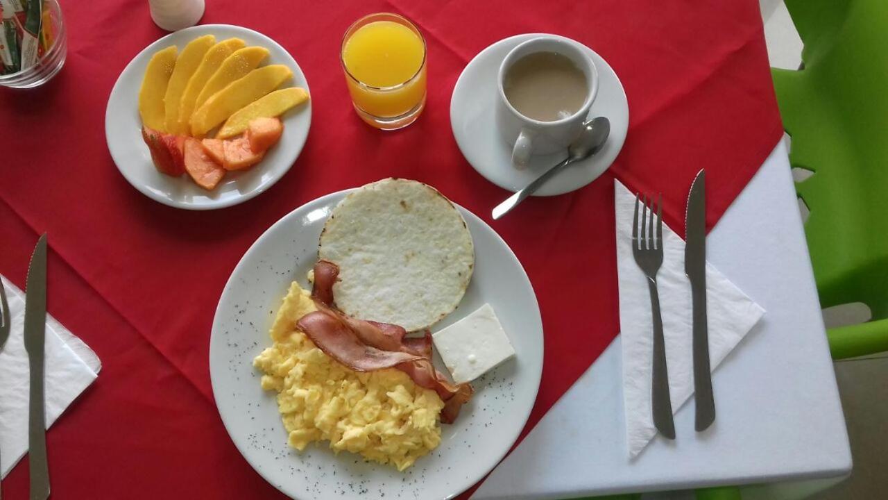 Hotel Pinares Plaza Pereira Εξωτερικό φωτογραφία