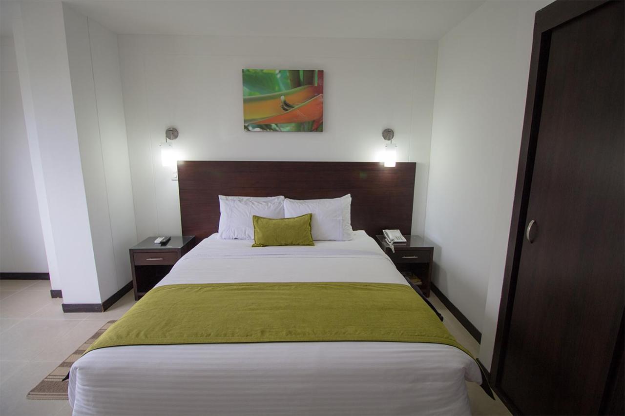 Hotel Pinares Plaza Pereira Εξωτερικό φωτογραφία