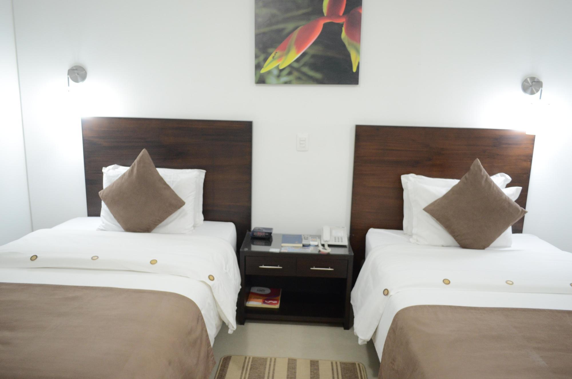 Hotel Pinares Plaza Pereira Εξωτερικό φωτογραφία