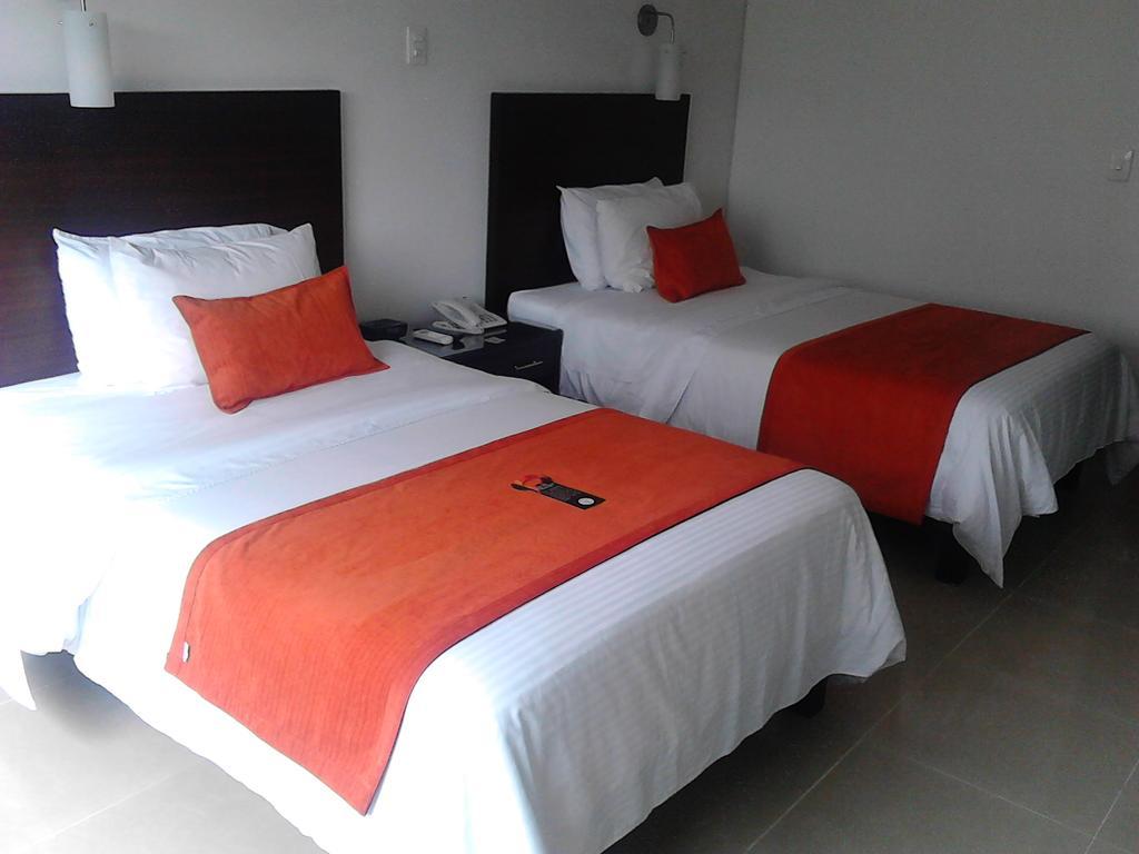 Hotel Pinares Plaza Pereira Εξωτερικό φωτογραφία