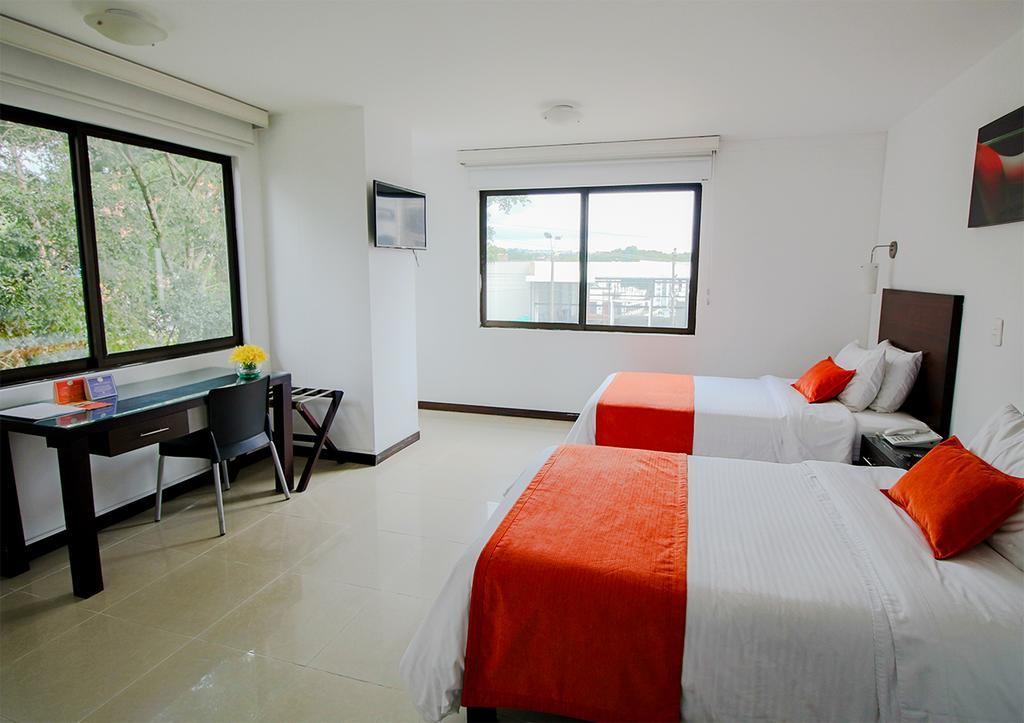 Hotel Pinares Plaza Pereira Εξωτερικό φωτογραφία