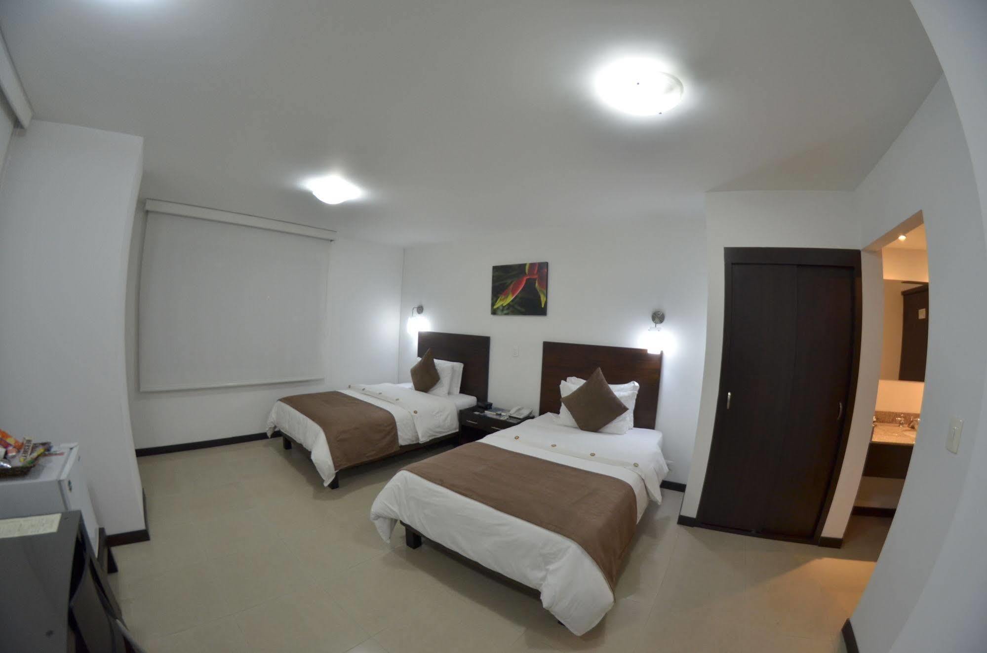 Hotel Pinares Plaza Pereira Εξωτερικό φωτογραφία