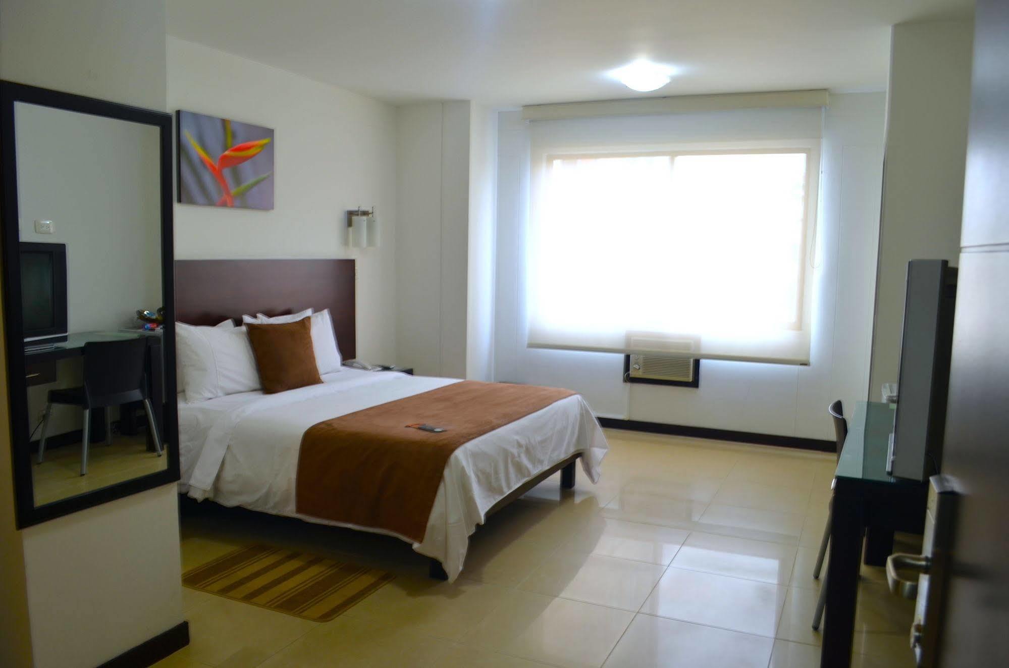Hotel Pinares Plaza Pereira Εξωτερικό φωτογραφία