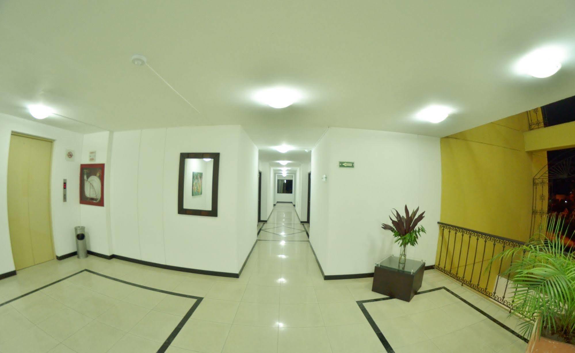 Hotel Pinares Plaza Pereira Εξωτερικό φωτογραφία